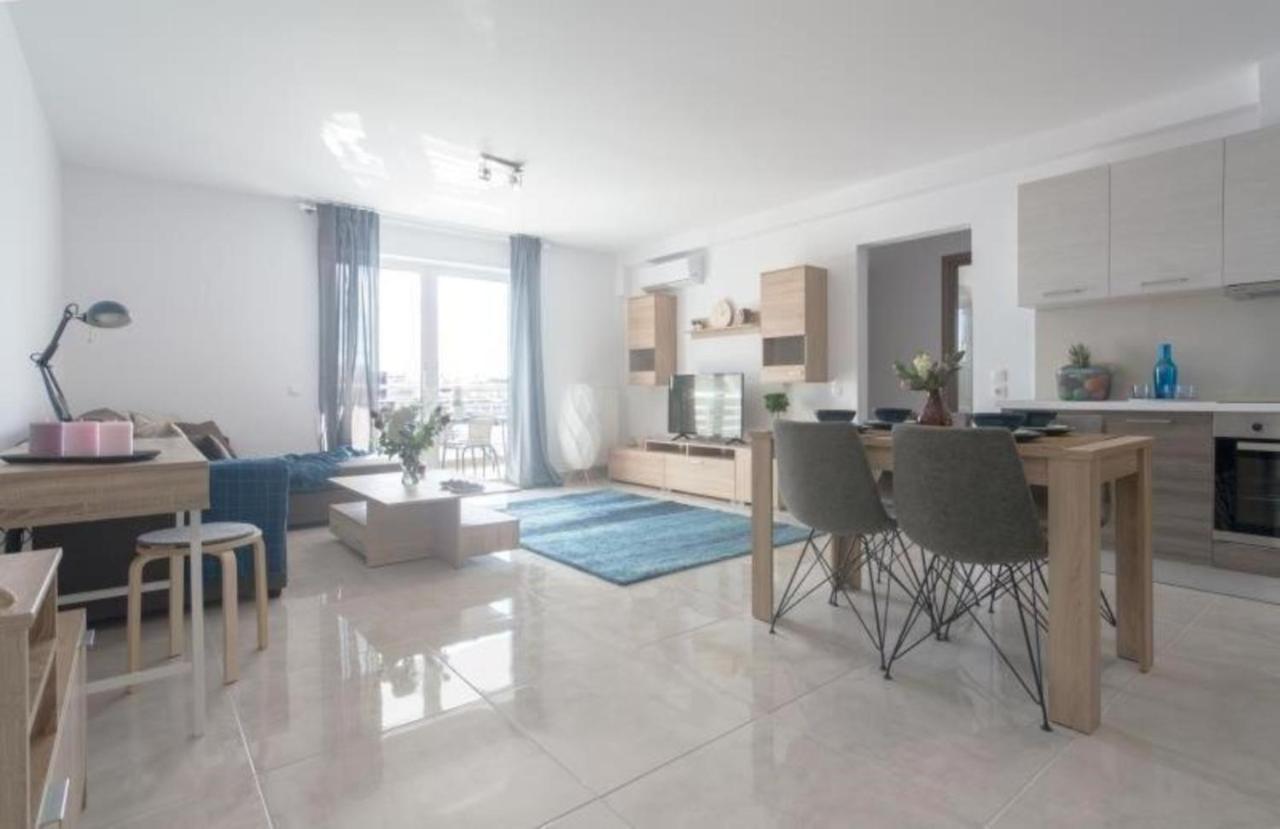New Spacious Located In Апартаменты Пирей